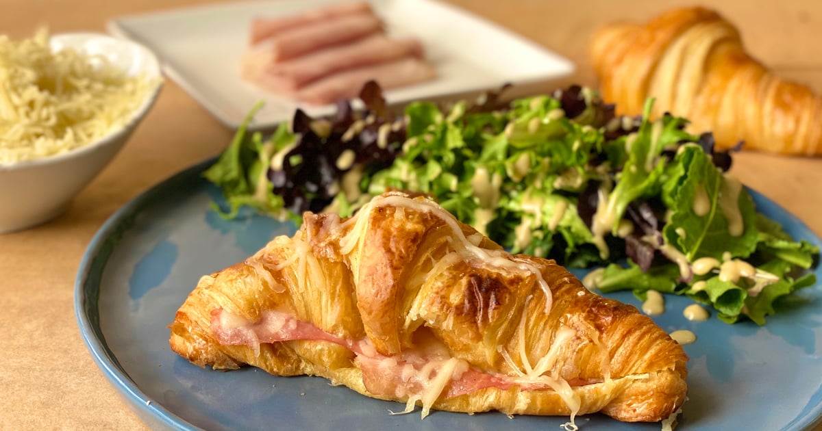 Croissant au jambon & Emmental cheese Menu Délice Breton French
