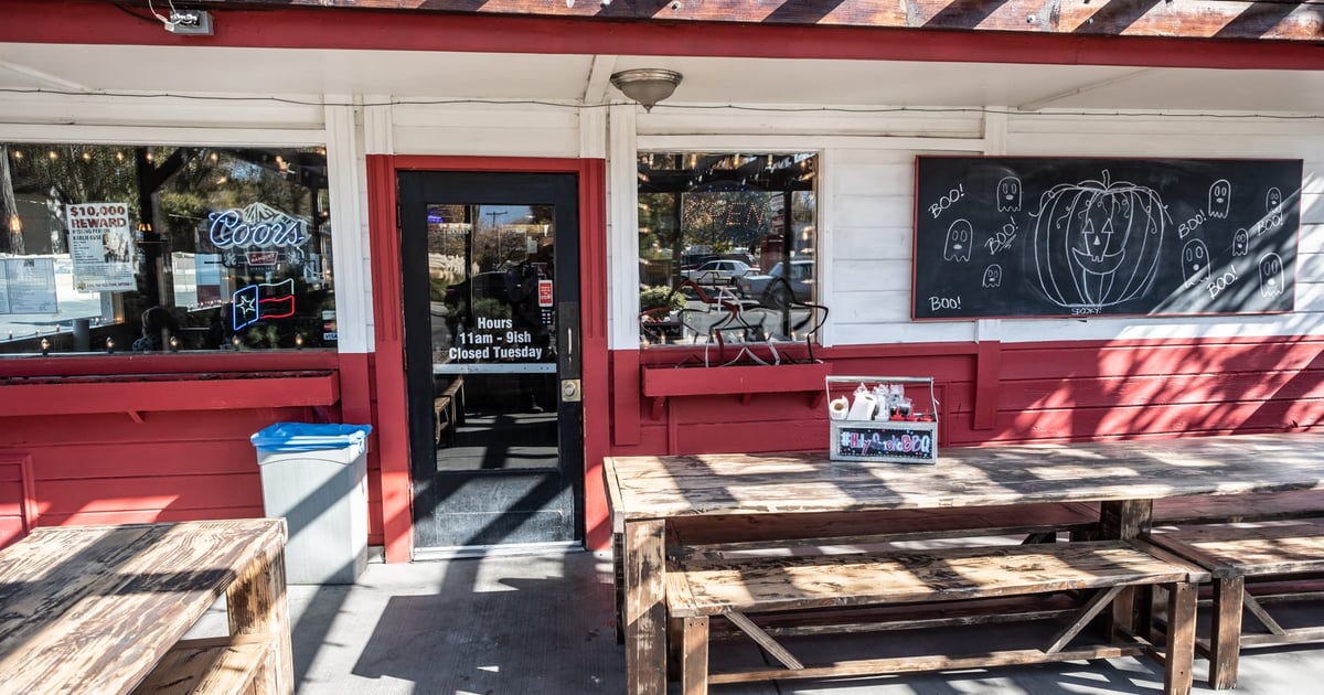 Location - Holy Smoke Texas Style BBQ - Barbecue Restaurant in Bishop, CA