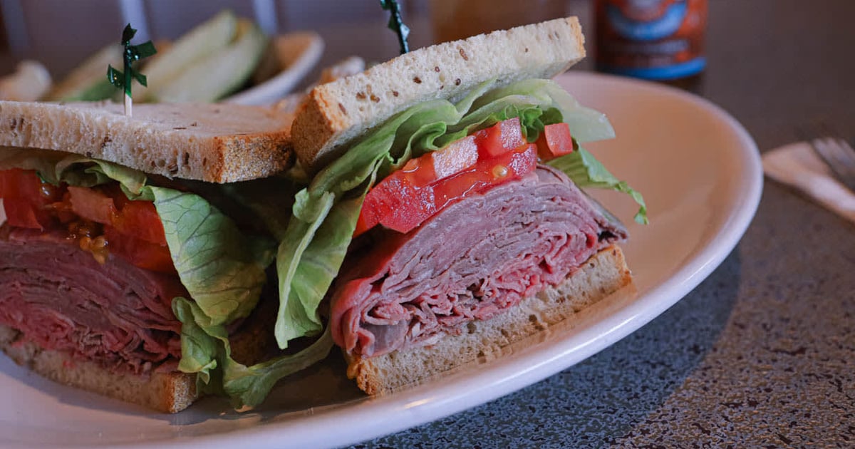 76. Rare roast beef Lunch Manhattan in the Desert American