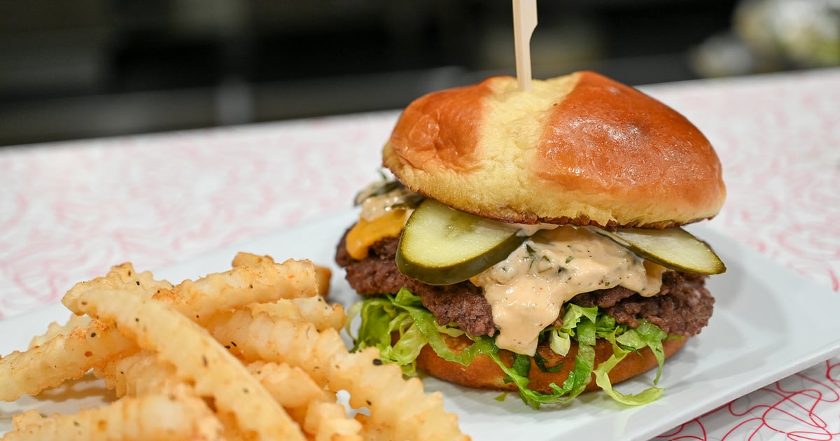 ベティ・ブープ ドライブイン Betty Boop Burger - 4 Speed on 50s Diner - Restaurant in