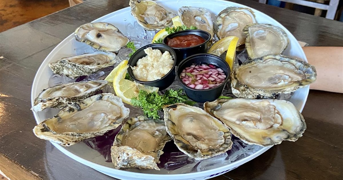 *Raw Oysters Dine in only. Not available for take out. Dinner Menu