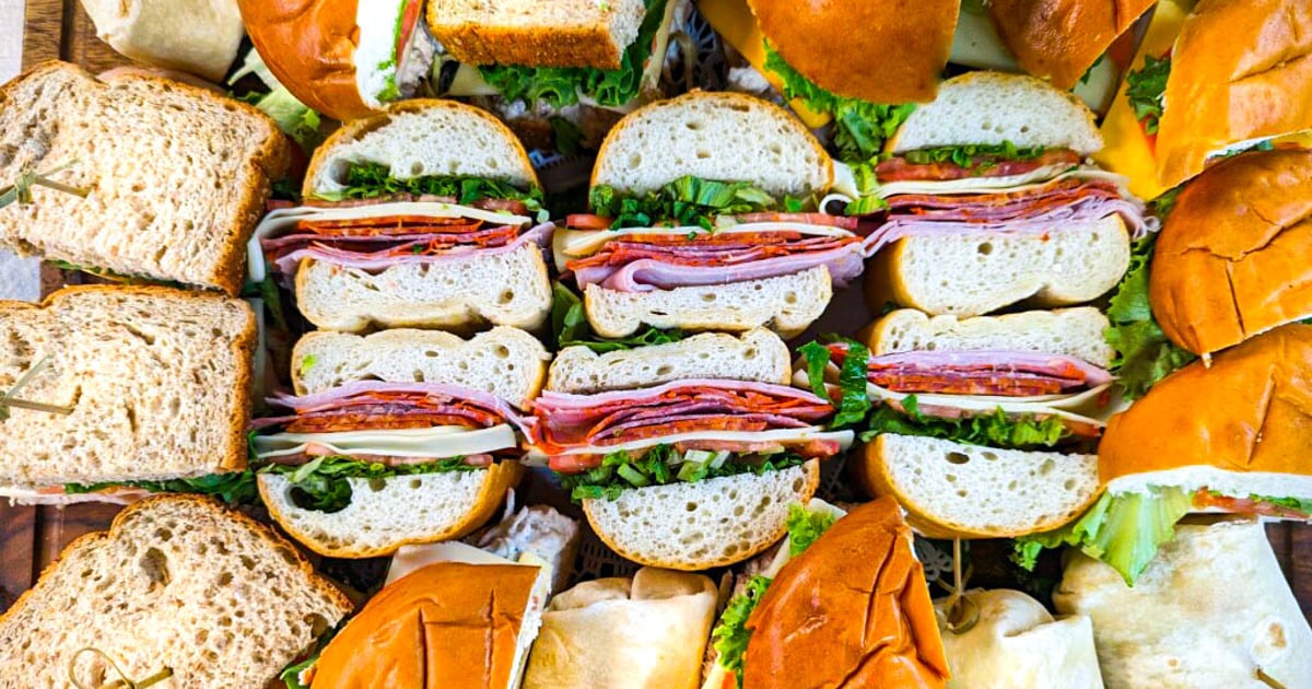 Catering Peppercorn's Grille & Tavern Tavern in Worcester, MA