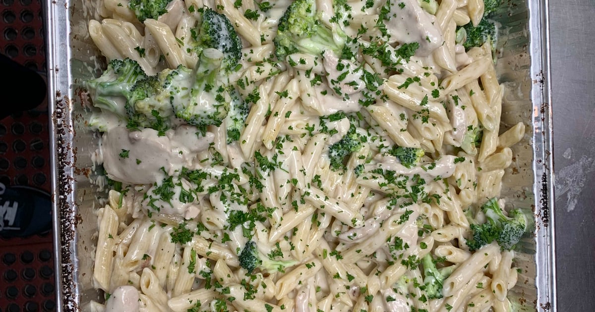 Pasta with Alfredo, Chicken, Broccoli - Catering Menu - Domenico's ...