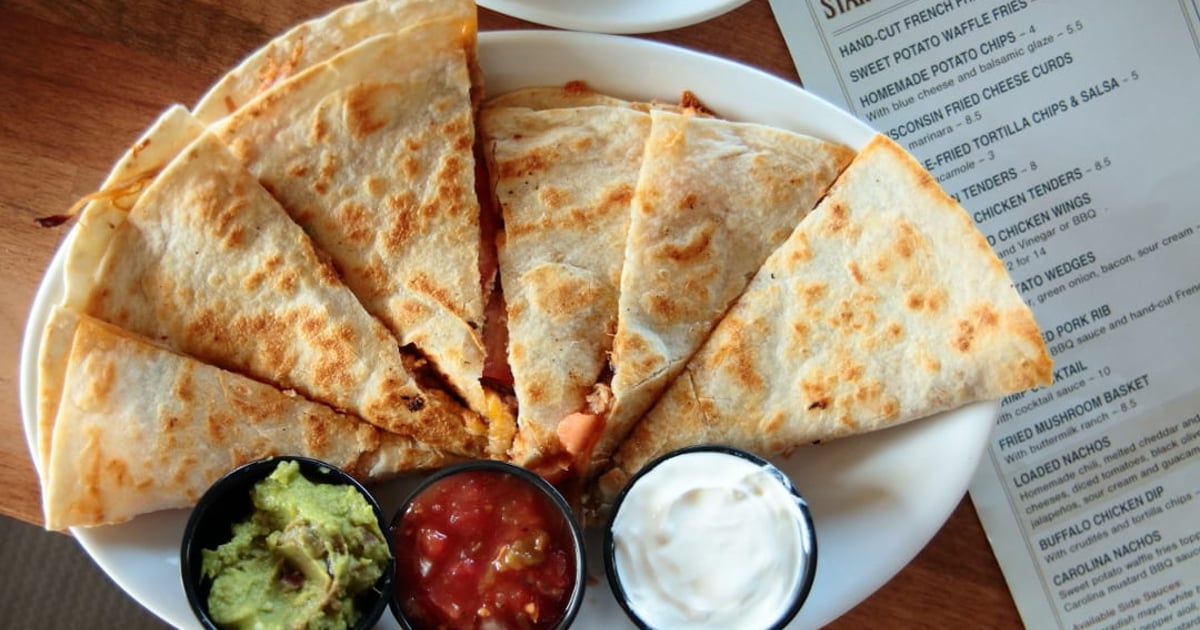 Quesadilla Dinner Menu The Refinery American Restaurant in