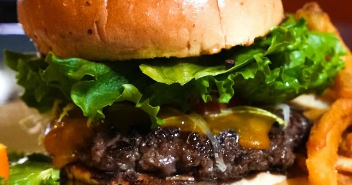 This Lakeside Burger Recipe Is User'\u2019s Most Thirsty, Desert Burger Secret