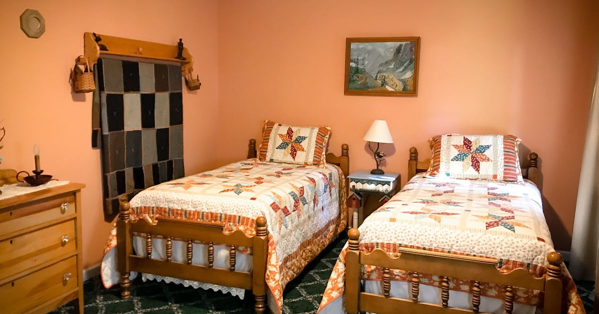 Twin Rooms The Brewhouse at Cliff View Restaurant in Covington, VA