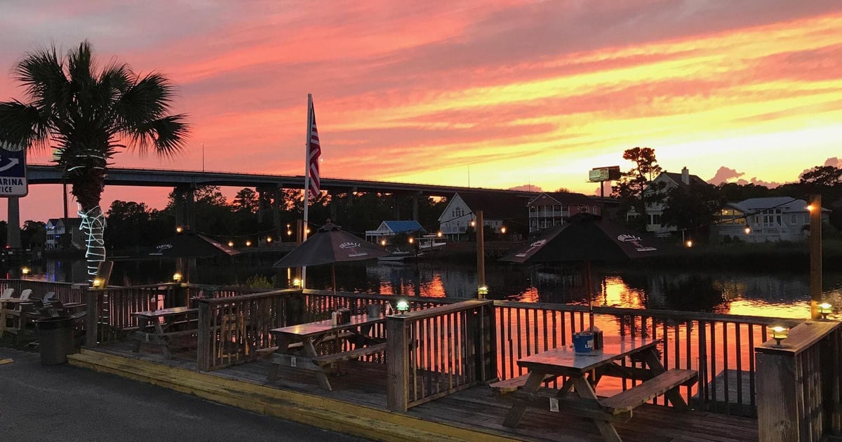 Captain Archie's - Bar & Grill in North Myrtle Beach, SC