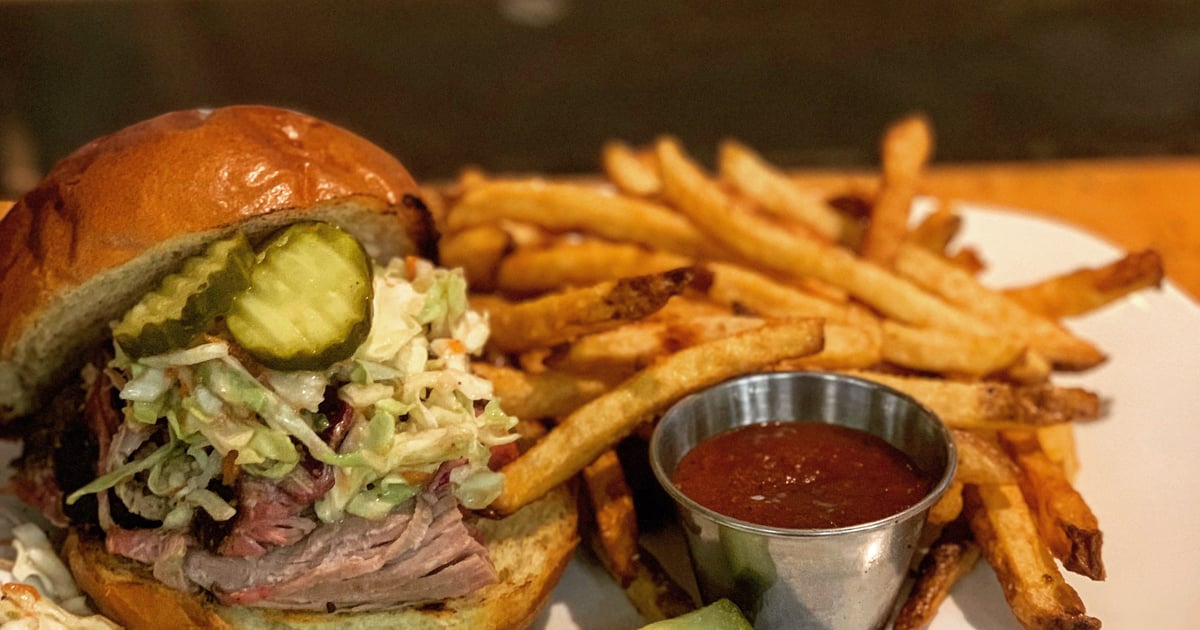 Smoked Pulled Pork Sandwich FOOD MENU Twist Social Club American