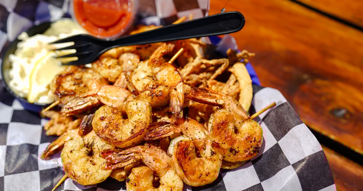 Contact Hook'd Pier Bar & Grill in Panama City Beach FL