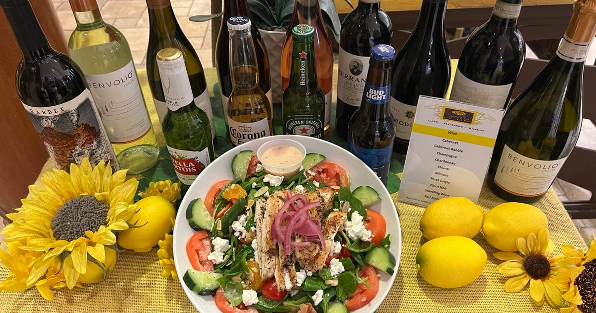 Mimosa Spinach Salad Redondo Beach Yellow Vase Cafe in CA