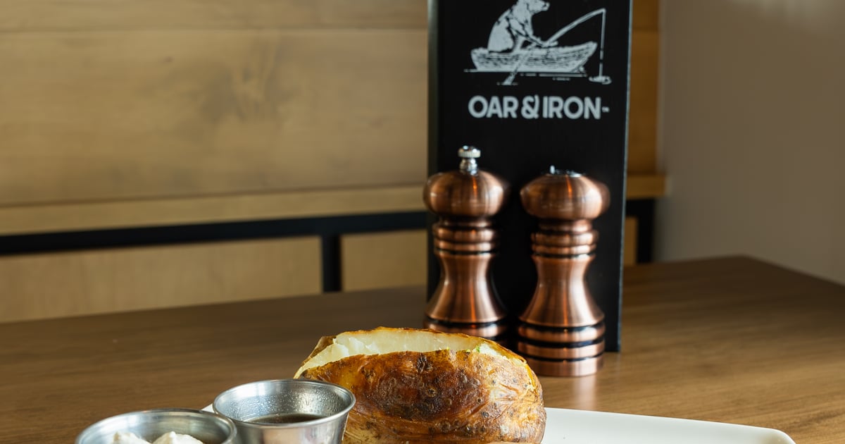 Queen Cut Rib 10 oz. Prime Rib Roast Queen Cut* - Oar & Iron - Raw Bar & Grill