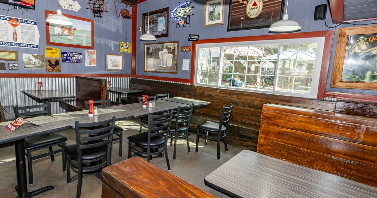 About live oak grill