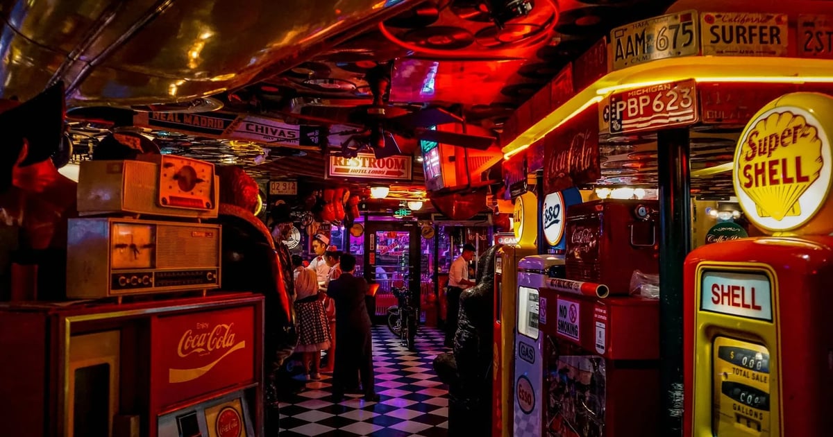 Starlite's Story - Starlite Diner & Coney Island - American