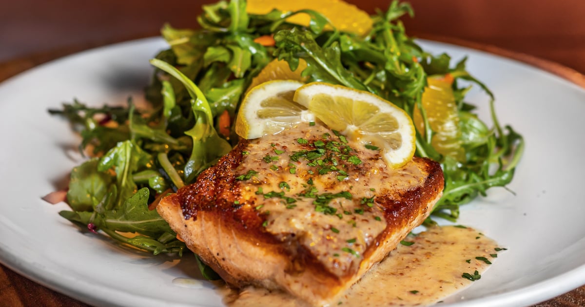 fireking フィッシュスケール　C＆S ディナープレートX3 WOODFIRED SALMON - F&D Woodfired Italian Kitchen | Orlando