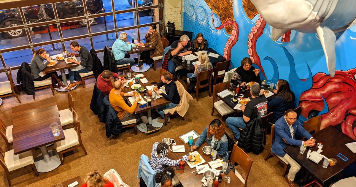 Bar Luke Wholey's Wild Alaskan Grille Seafood
