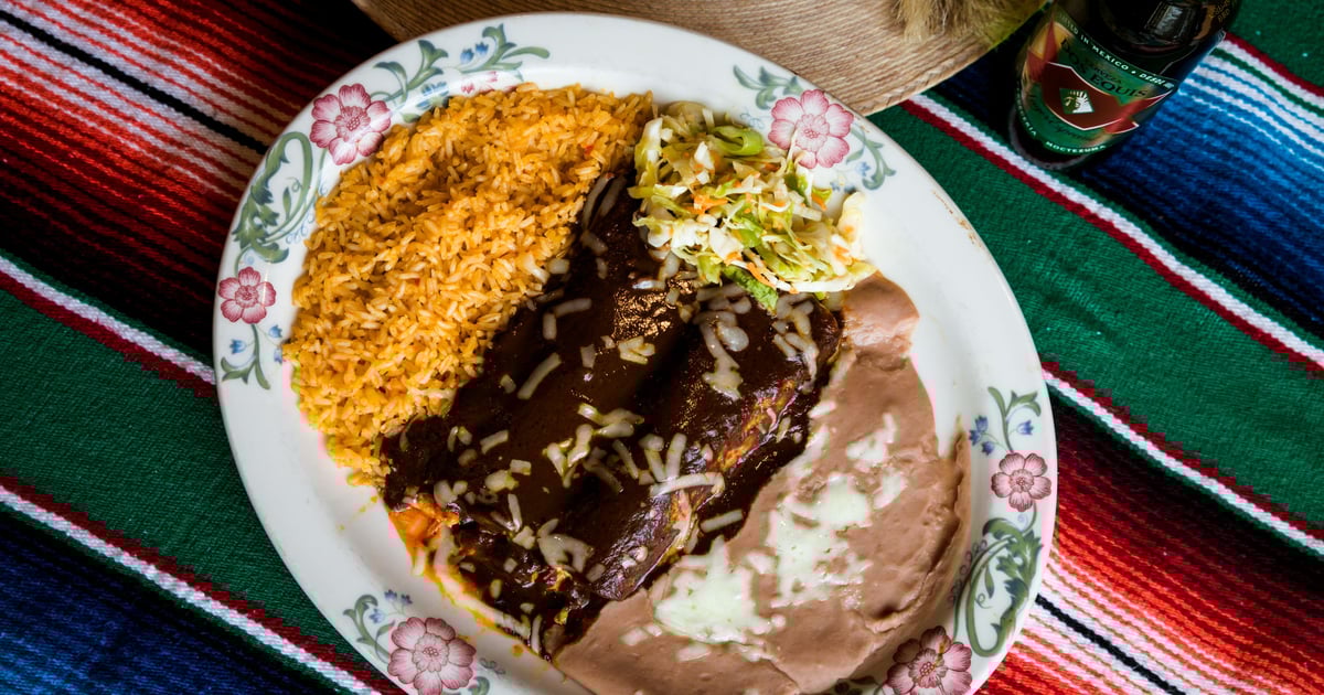 Enchiladas De Mole Menu Los Pinos Mexican Restaurant Mexican Restaurant in Orting, WA