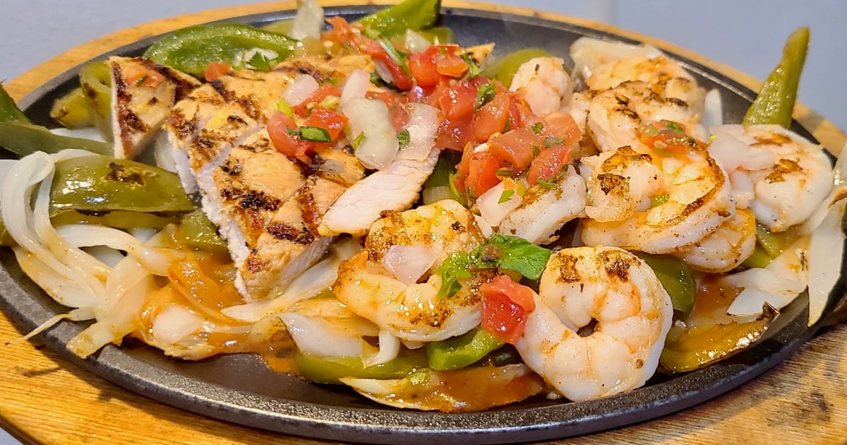 Shrimp & Chicken Fajita - Food Menu - Broadneck Grill & Cantina -  Restaurant in MD