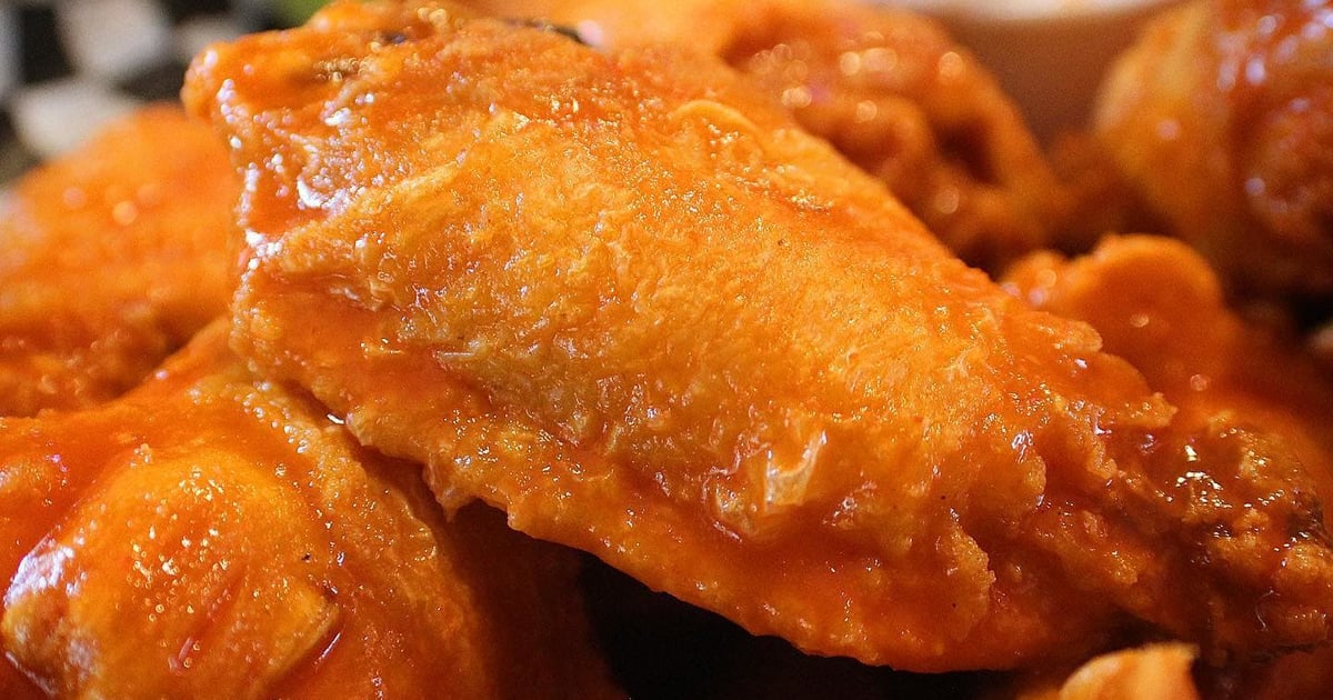 Buffalo Award Winning Chicken Wings Speedwell Tavern Tavern in