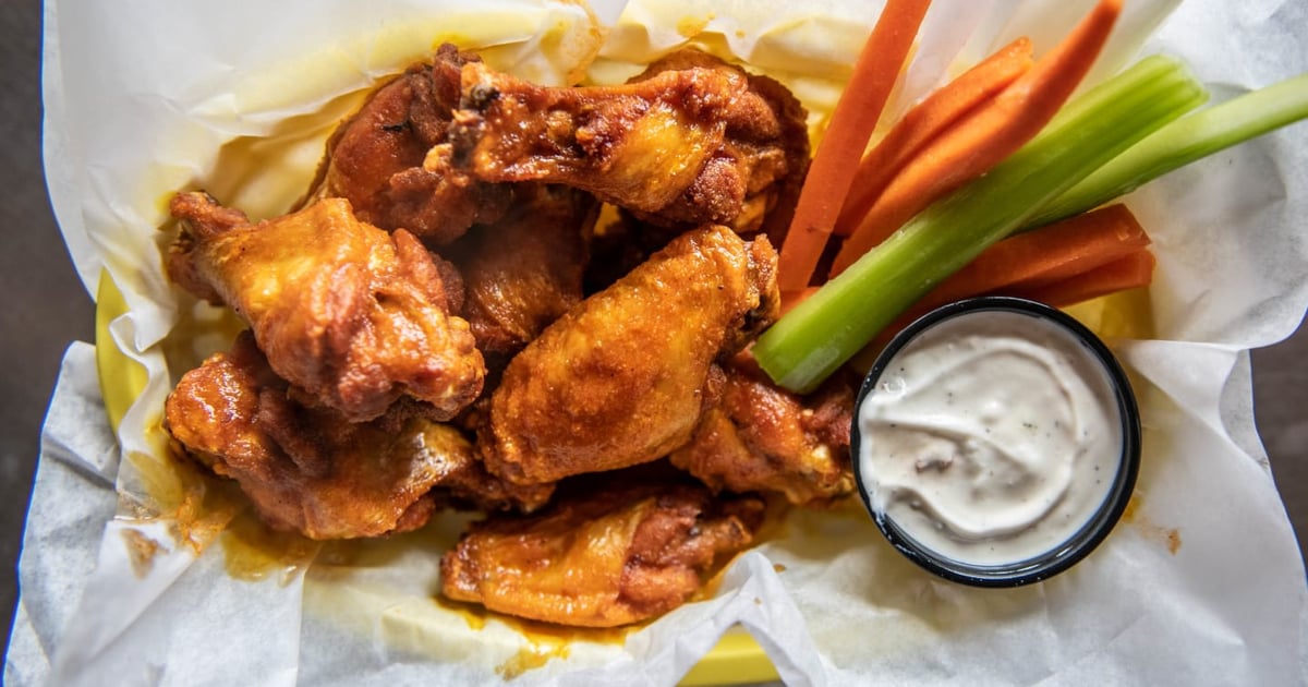 Online Ordering Brake Pad Bar & Grill in College Park, GA