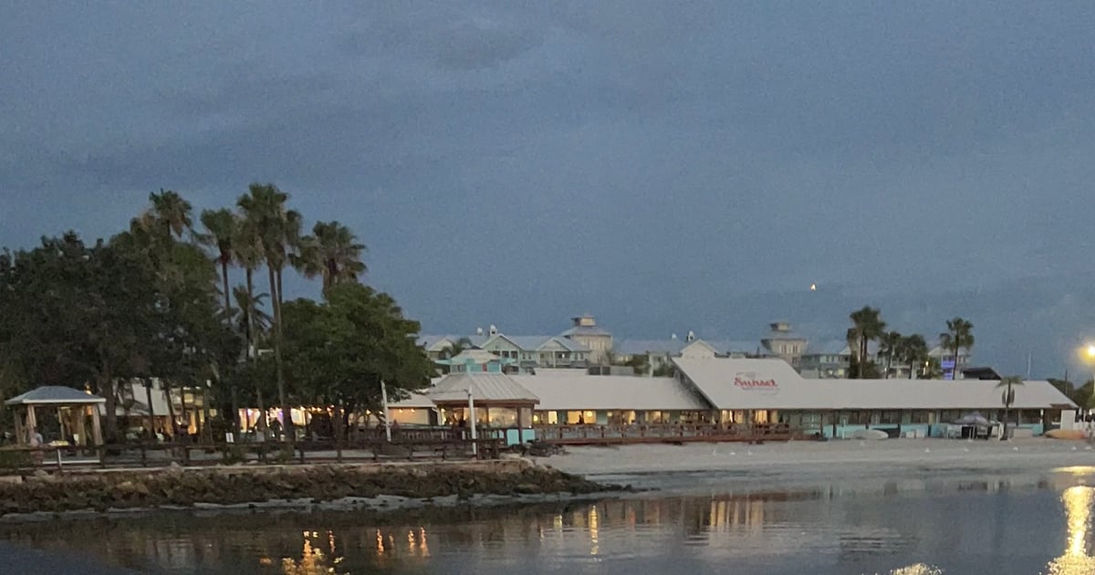 Contact Sunset Bar & Grill at Little Harbor American Restaurant in