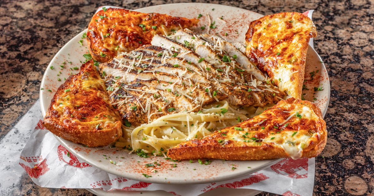 Blackened Chicken Alfredo - Heroes Restaurant