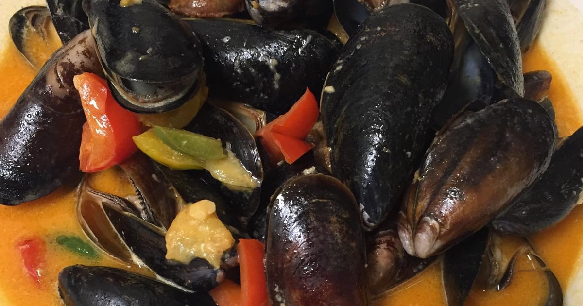 steamed mussels lunch tavern Moe's Restaurant Tavern in Cuyahoga Falls, OH