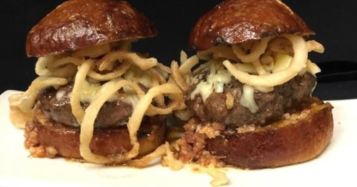 braised short rib sliders - lunch tavern - Moe's ...