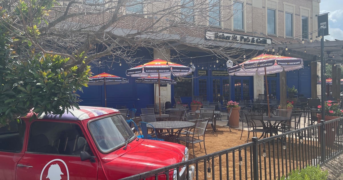 Katy La Centerra Gallery Baker St Pub & Grill