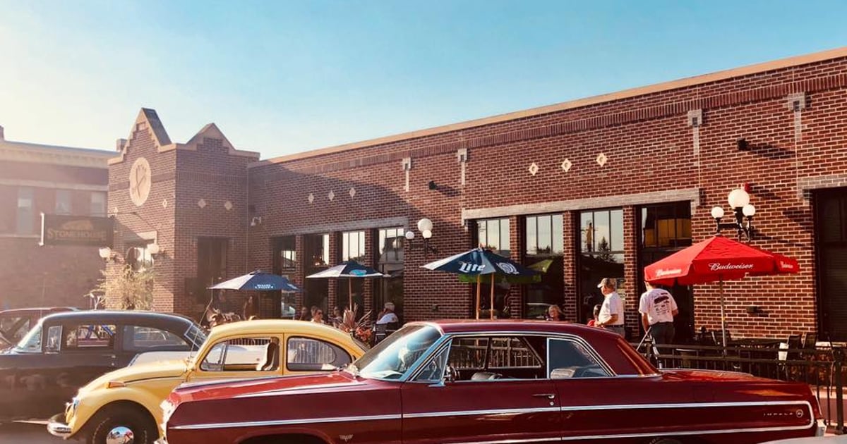 About Stonehouse & Quarry Lounge Restaurant in Pipestone, MN