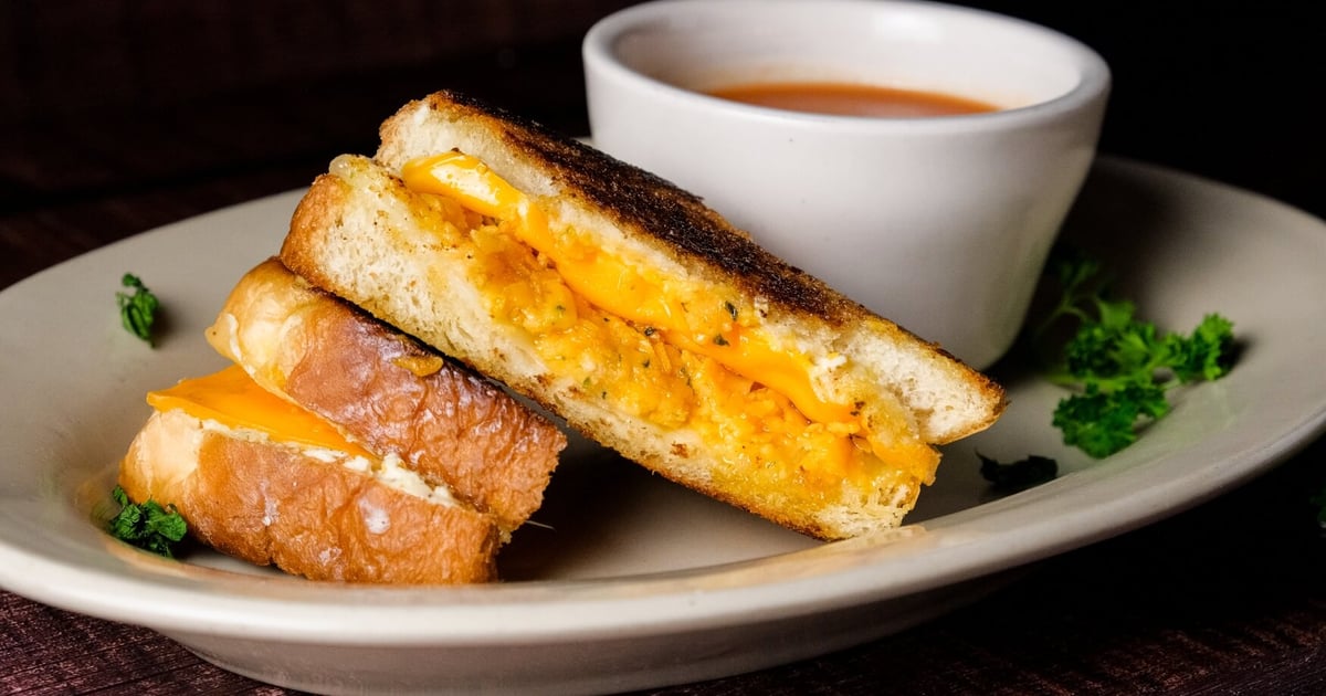 5 Cheese Grilled Cheese Food Iron Horse Tavern Tavern in Norcross, GA