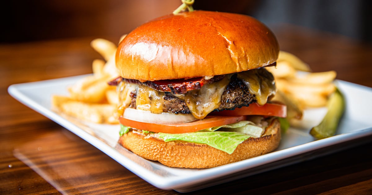1-2-pound-waygu-burger-deluxe-dinner-menu-axe-arrow-gastropub