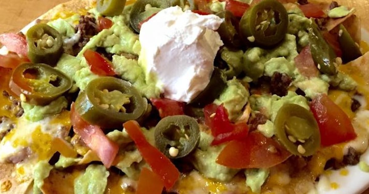 Appetizer Supreme Nachos - La Bodega - Mexican Restaurant in