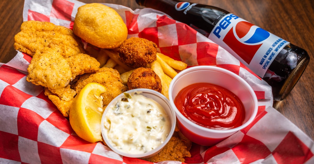 Regular Catfish Dinner Food River Smith's Chicken & Catfish