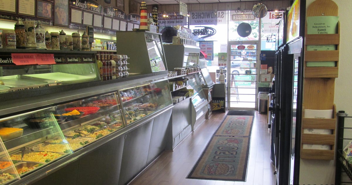 Greenway Deli Restaurant in Greenlawn, NY