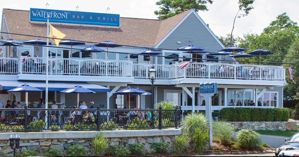 Live Entertainment Waterfront Bar Grill American Restaurant In 