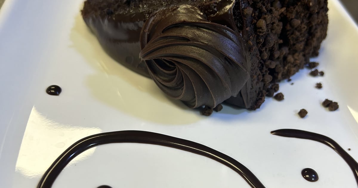 Chocolate Fudgy Wudgy Cake - Engine 8 Urban Winery