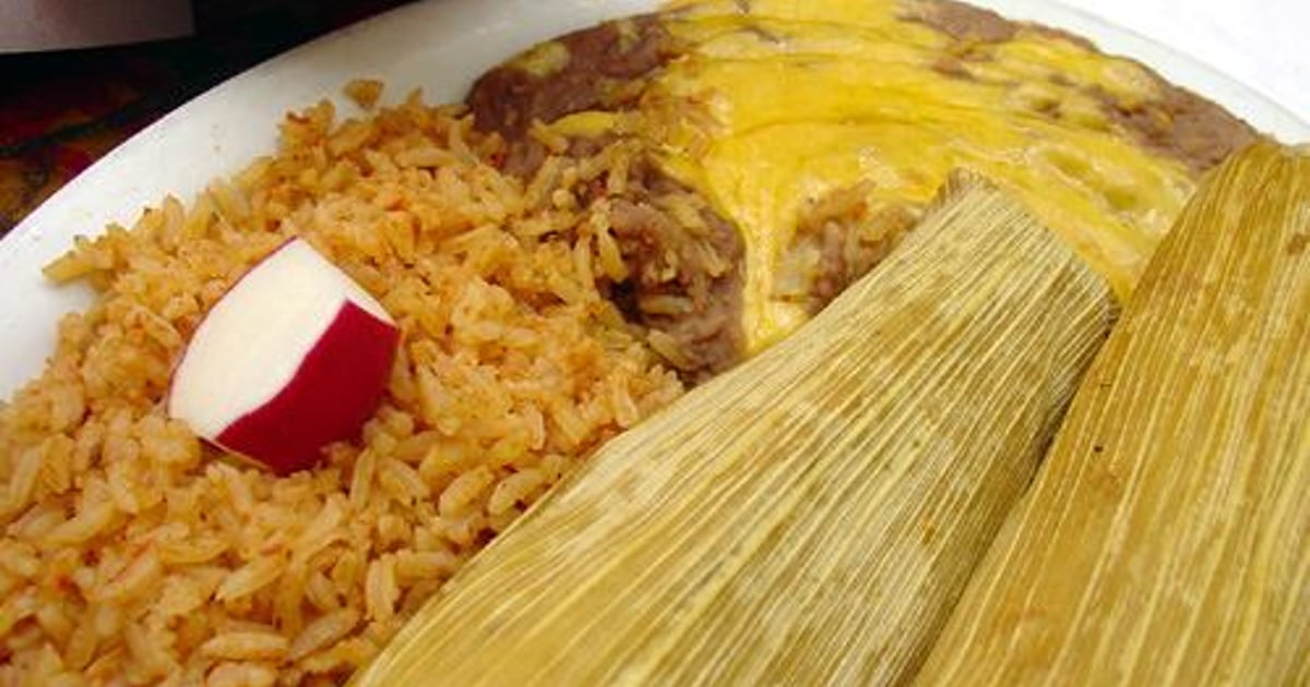 Two Tamales (Super Combo) - La Cabaña Venice - Mexican Restaurant