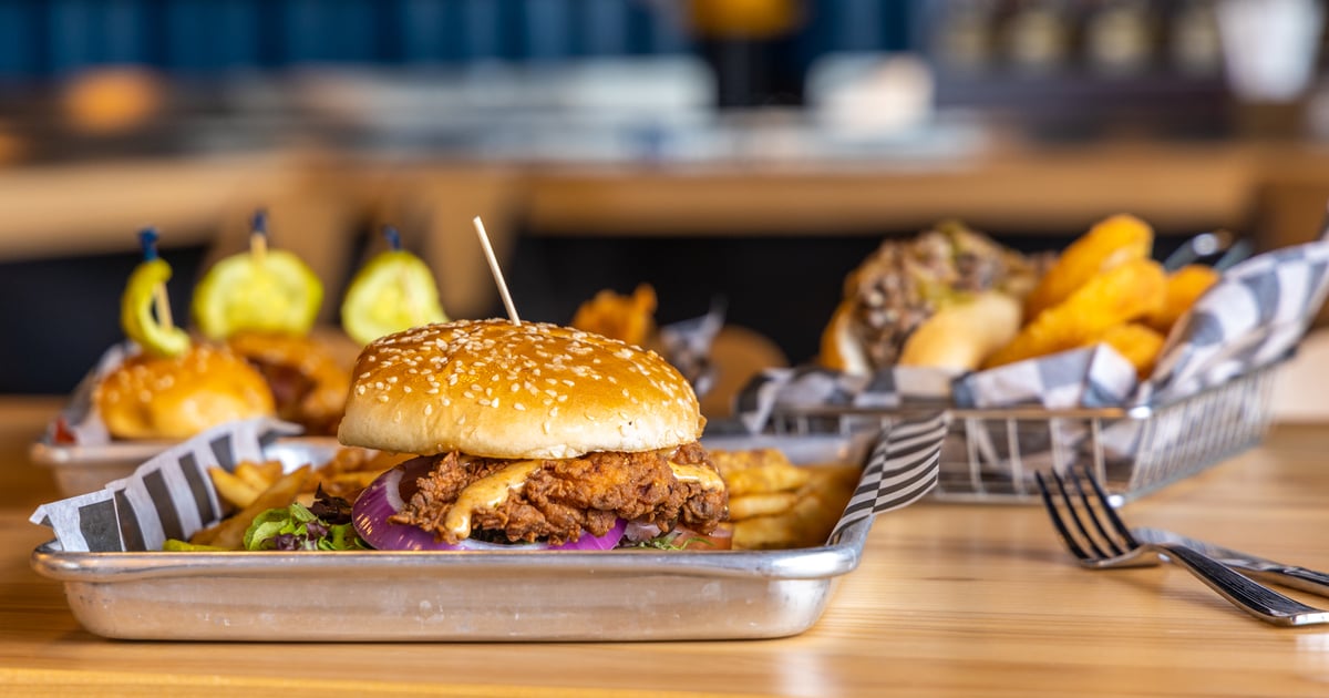 Buff Chicken Sandwich Menu PiNZ Bowl