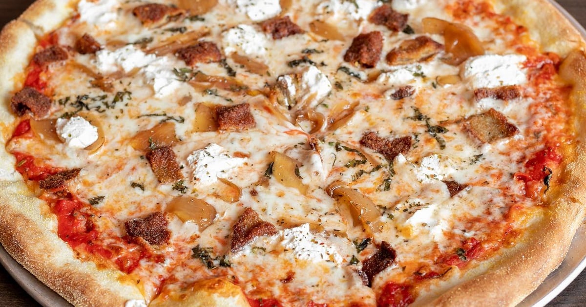 Kelly's Pizza Dinner Welly's Restaurant American Restaurant in MA