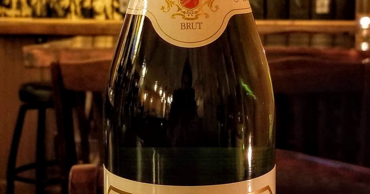 Montmartre Brut Sparkling Wine Pie Bar Pie Shop in WA