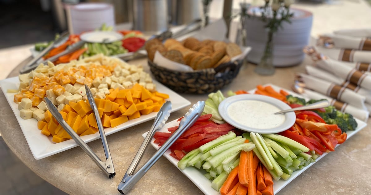 Catering Ric's Restaurant and Sports Lounge Bar & Grill in Camarillo, CA