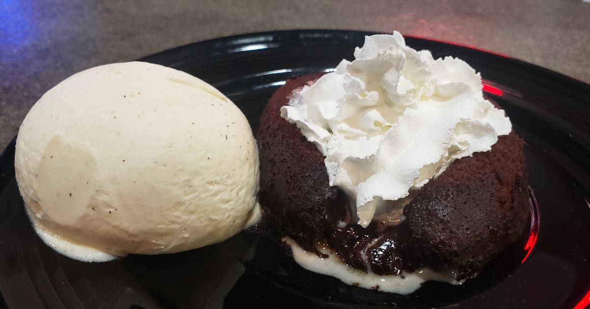 MOLTEN LAVA CAKE W/ ICE CREA Lunch/Dinner Menu The Summit Pub Bar