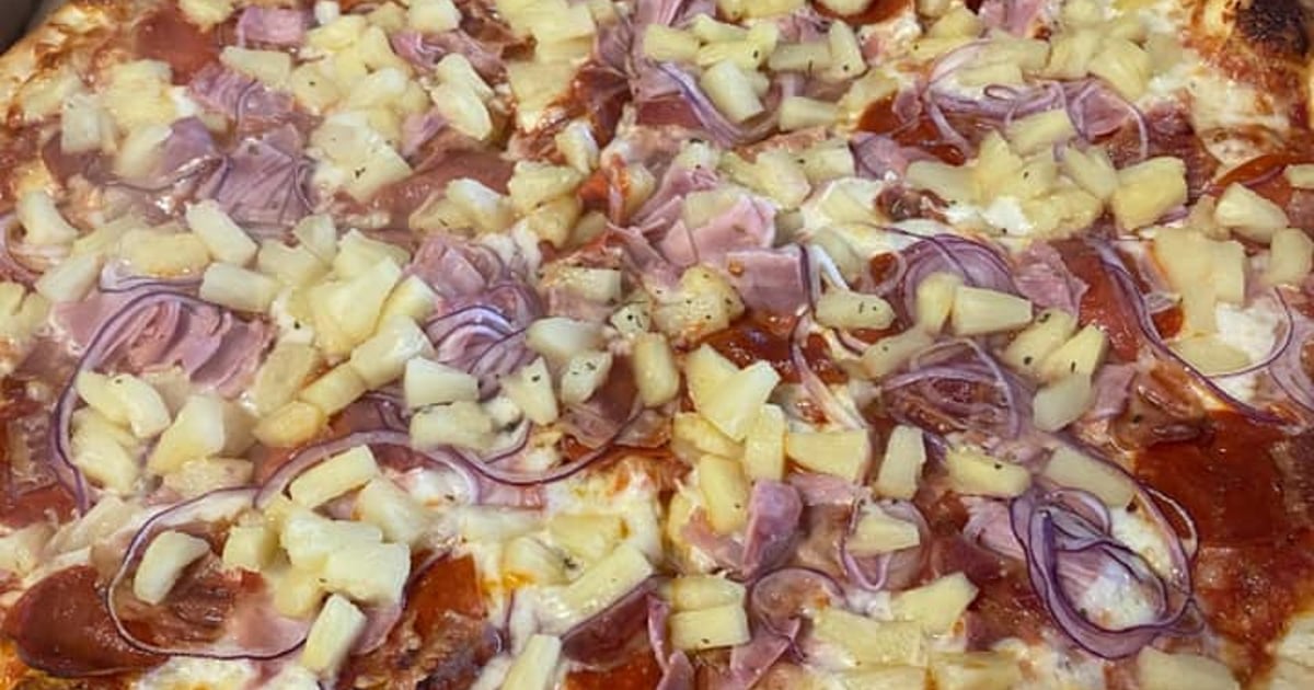 10" Shipwreck Pizza Gasparilla Pizza and Growlers Pizza