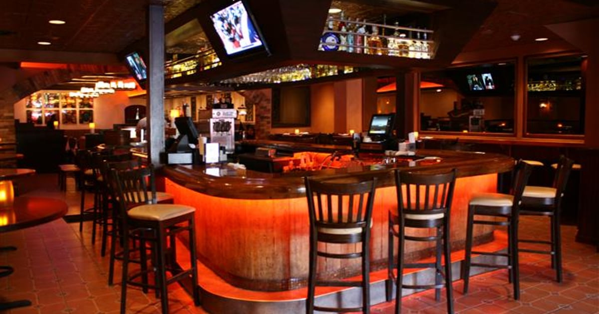 Houlihan's - Farmingdale Restaurant - Farmingdale, NY