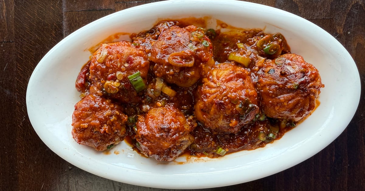 VEG CHILLI MOMOS - Red Hot Chilli Pepper Fremont