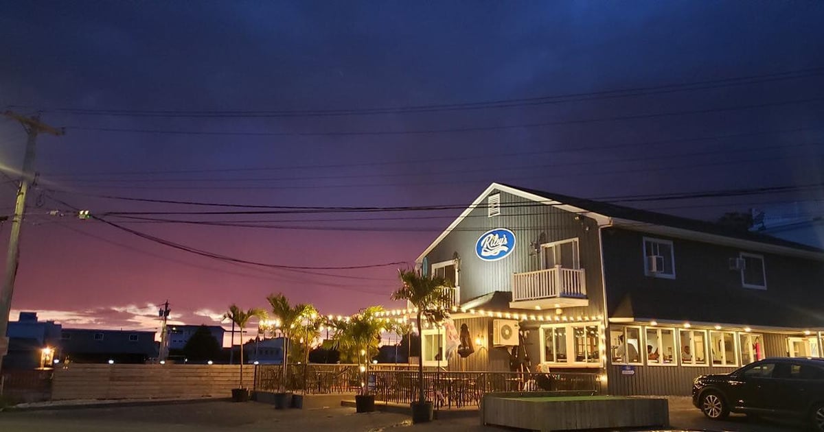 Riley's by the Sea - Restaurant in Stratford, CT