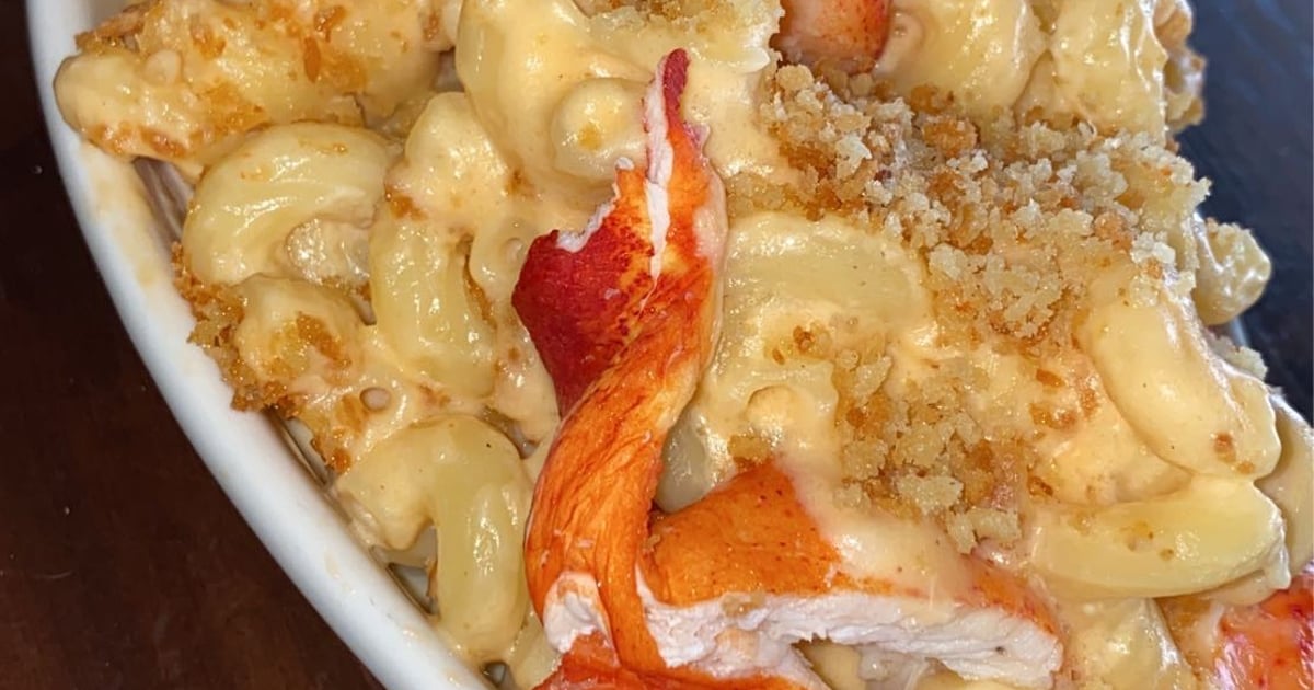 Lobster Mac and Cheese - Lunch Menu - Riley's by the Sea - Seafood