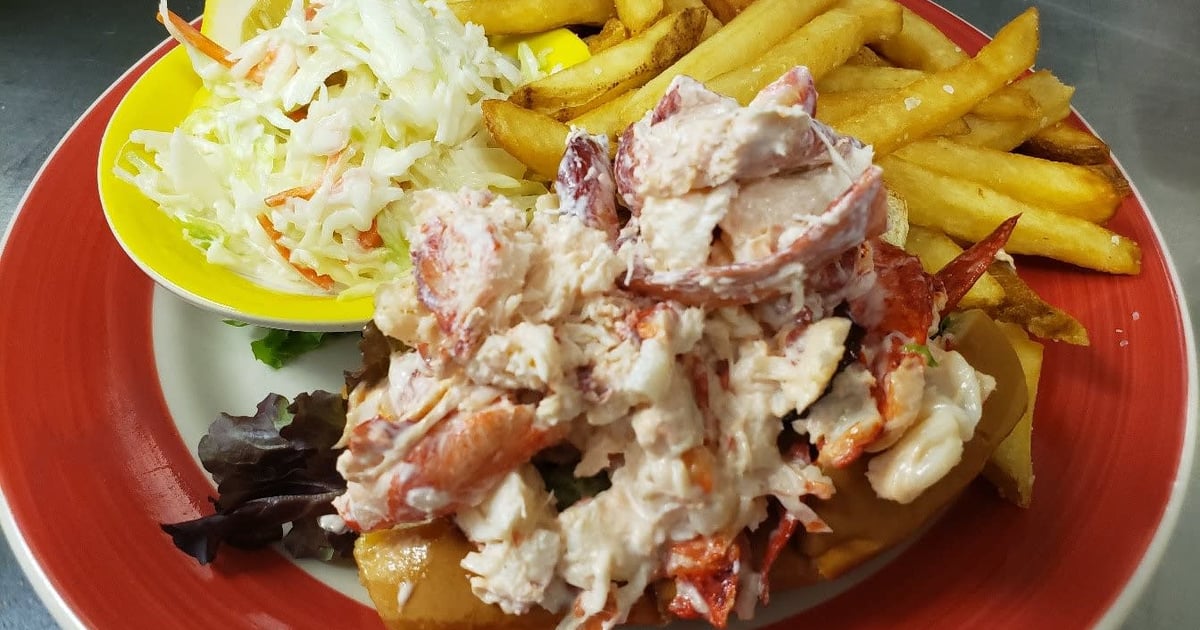 Lobster Roll Dinner Atlantic Grille Bar & Grill in RI