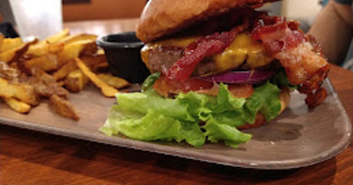 BBQ Bacon Burger - The Loveless Cafe