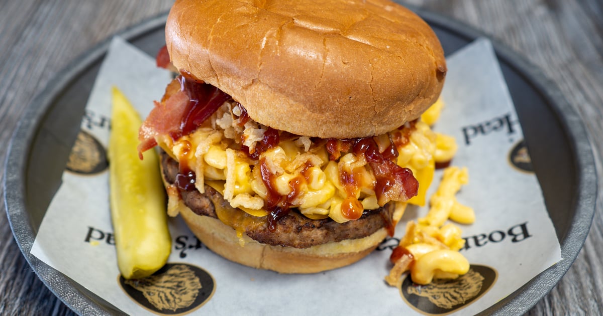 Quatro Mac&Cheese Burger Set In South Korea No Brand Burger